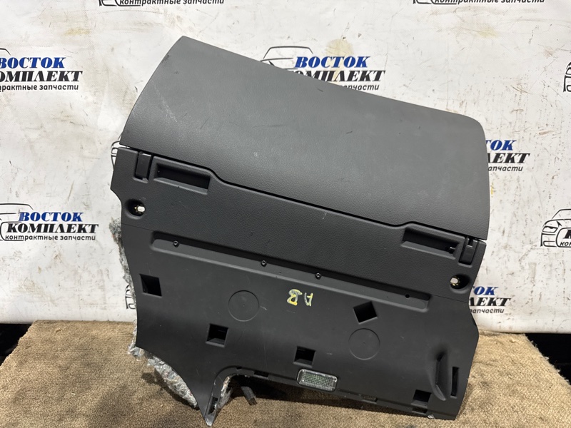 Бардачок Audi A6 WAVZZZ4F67N023003 AUK