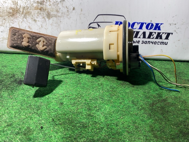 Насос топливный Toyota Wish ZNE10G 1ZZ-FE