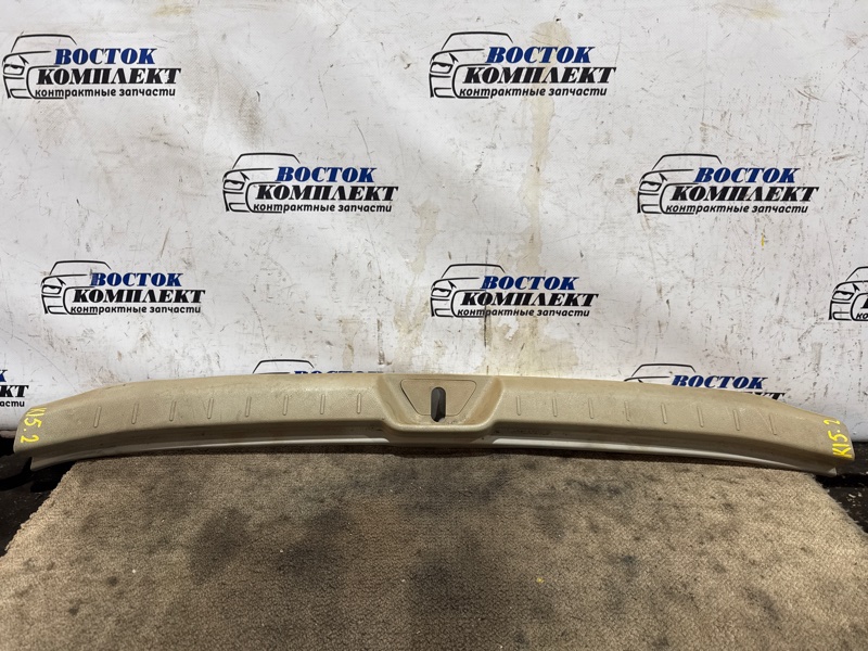 Накладка багажника Toyota Noah 2009 ZRR70W 3ZR-FE