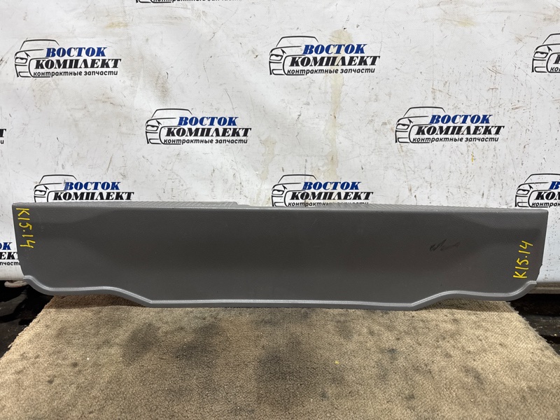 Накладка багажника Toyota Isis 2005 ANM15W 1AZ-FSE