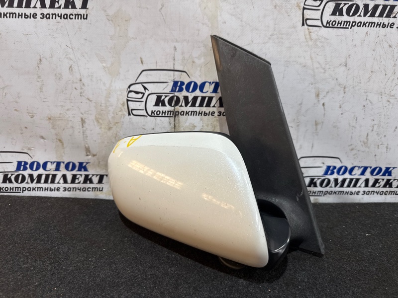 Зеркало боковое Toyota Wish ZNE10G 1ZZ-FE перед прав