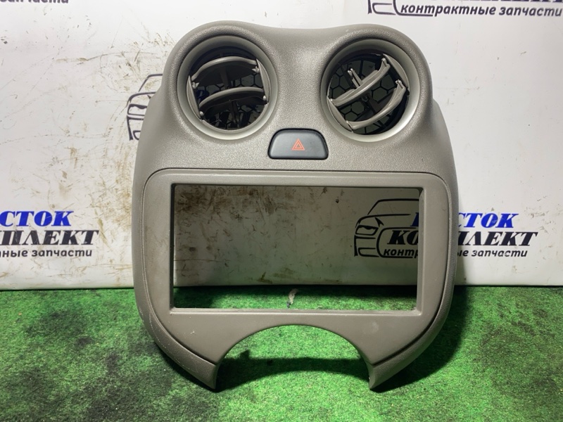 Рамка магнитофона Nissan March K13 HR12DE