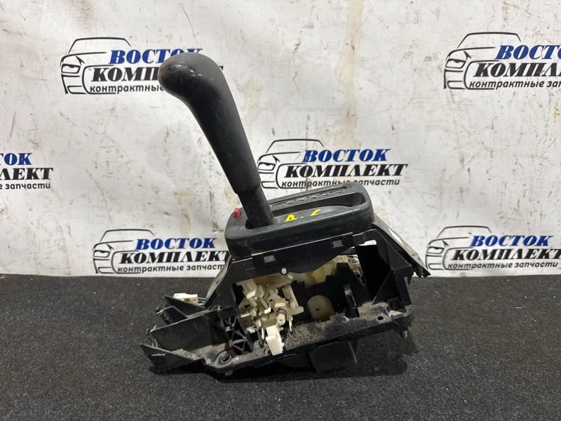 Рычаг переключения КПП Nissan AD VFY11 QG15DE