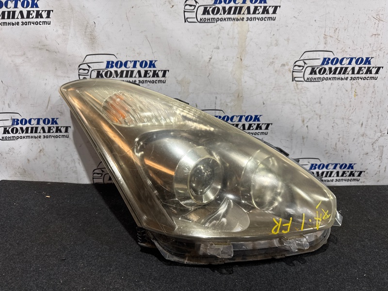 Фара Toyota Wish ZNE10G 1ZZ-FE перед прав