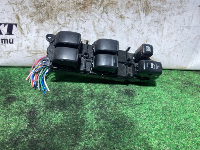 Блок управления стеклоподъемниками Toyota Wish ZNE10G 1ZZ-FE