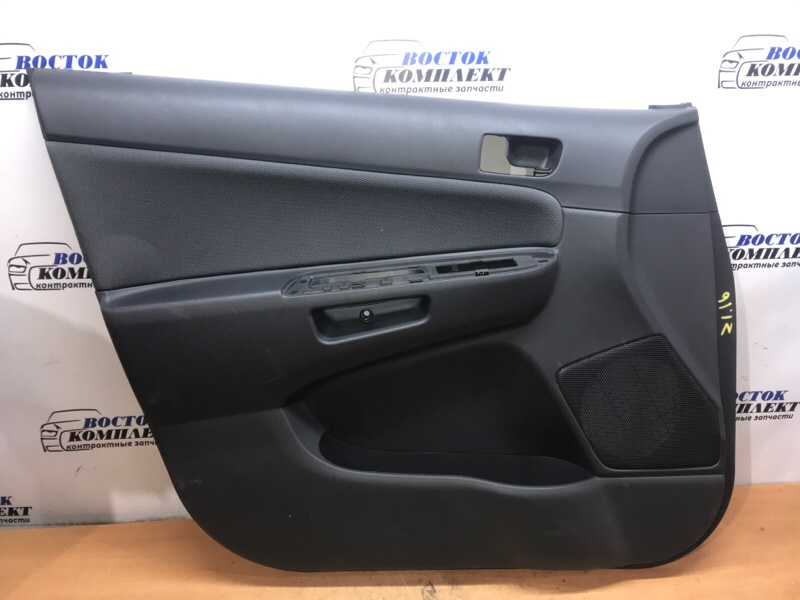 Обшивка двери Toyota Wish ZNE10G 1ZZ-FE