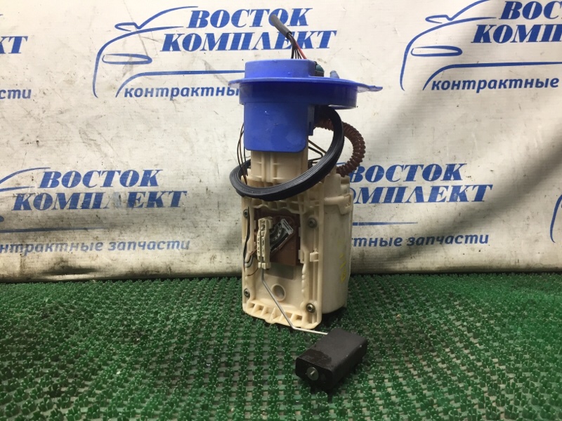 Насос топливный Volkswagen Golf V WVWZZZ1KZ6U010371 BLF