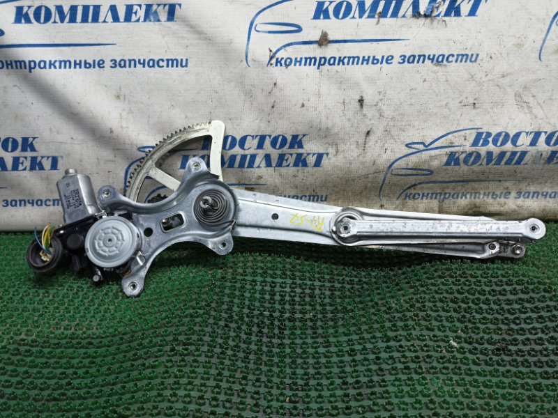 Стеклоподъемник Toyota Voxy AZR60 1AZ-FSE перед прав