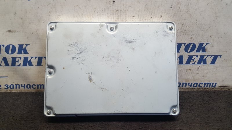 Блок управления ДВС Toyota Isis ANM15W 1AZ-FSE