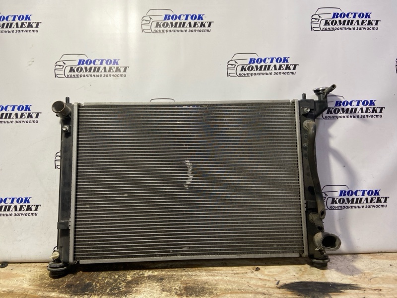 Радиатор двигателя Toyota Wish ZNE14G 1ZZ-FE