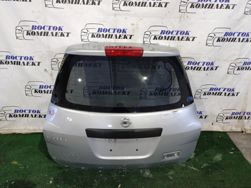 Дверь задняя багажника Nissan AD VY12 HR15DE