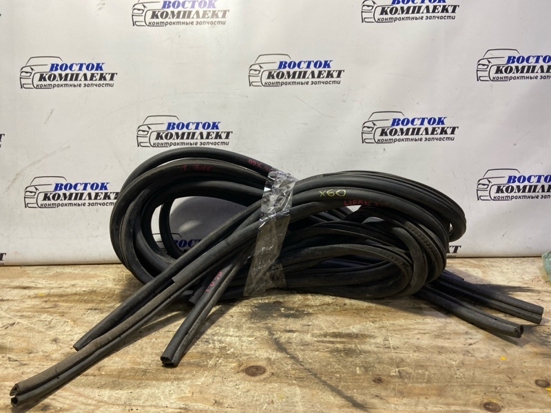 Уплотнительная резинка боковой двери Lifan X60