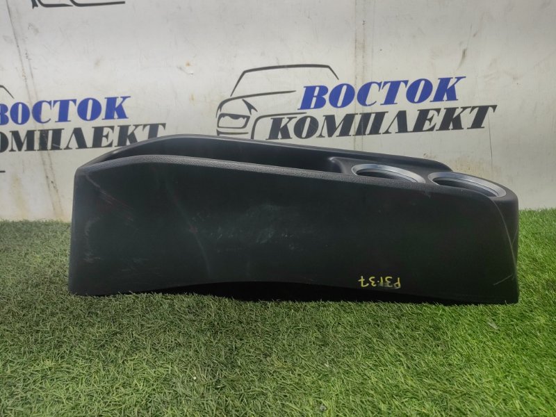 Бардачок между сиденьями Honda Stream 2007 RN6 R18A