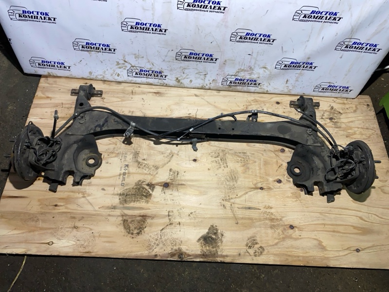 Балка подвески Mitsubishi Colt Z21A 4A90 зад