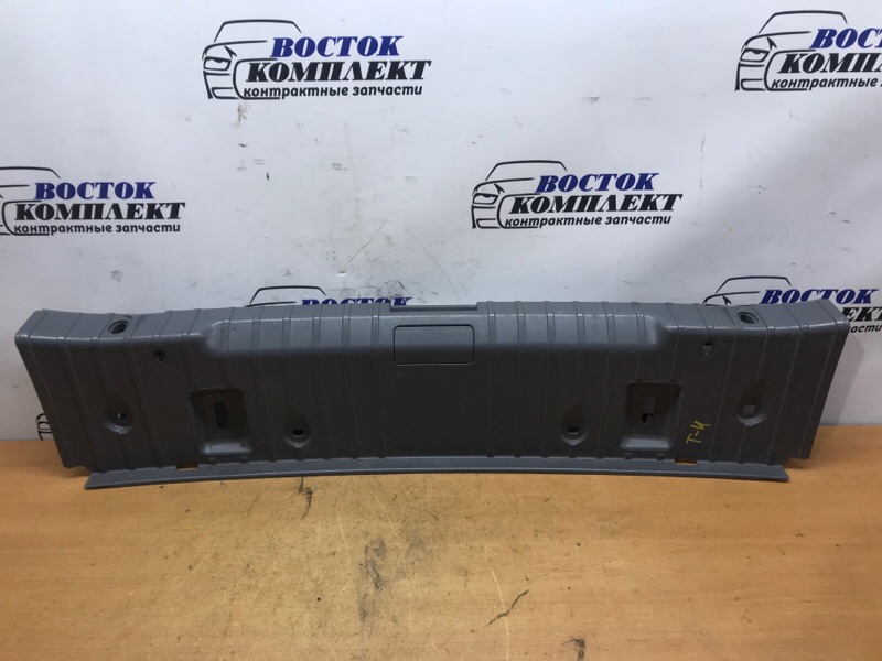 Накладка багажника BMW 320i WBAPG360I0 N43B20AA