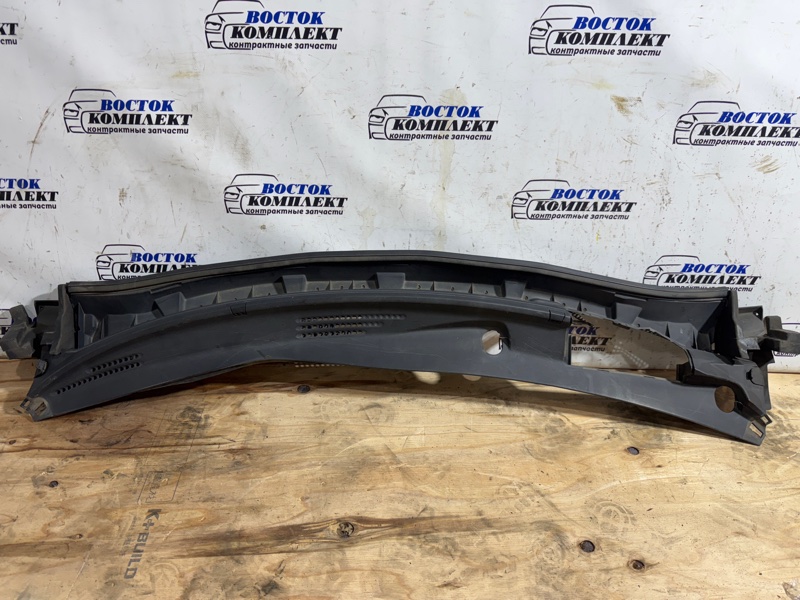 Решетка под лобовое стекло Nissan AD VY12 HR15DE