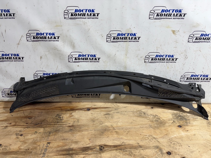 Решетка под лобовое стекло Nissan March BNK12 CR14DE