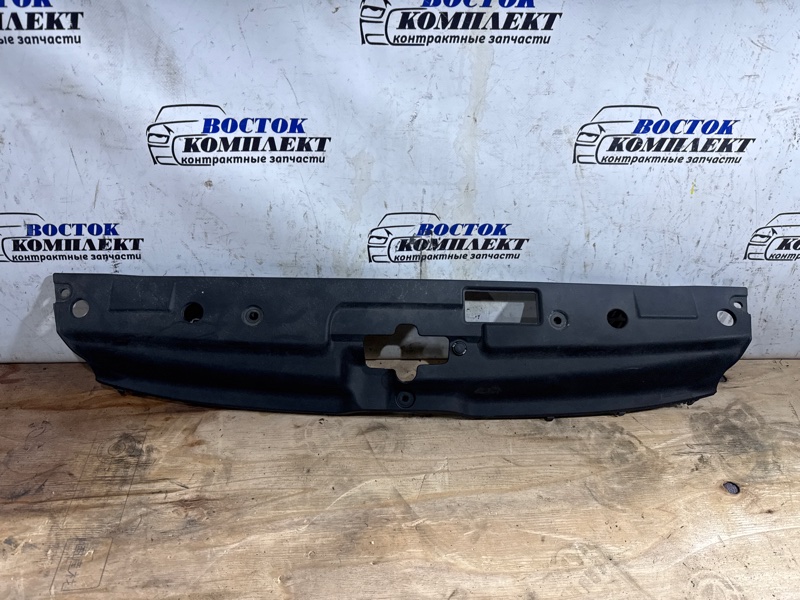 Накладка на рамку радиатора Honda Stepwgn 2006 RG1 K20A