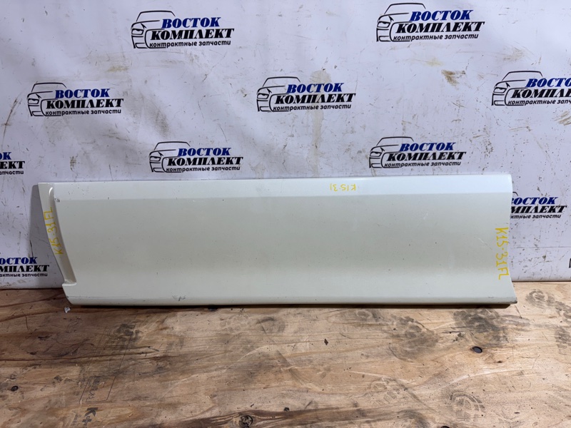 Накладка двери Nissan Serena CC25 MR20DE перед лев