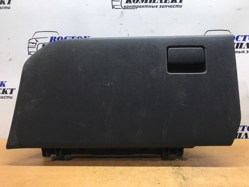 Бардачок Toyota Voxy ZWR80G 2ZR-FXE