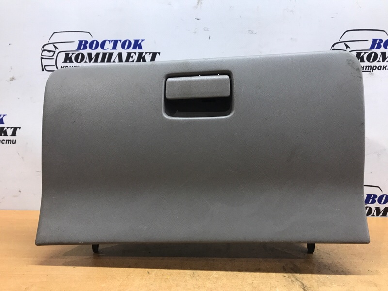 Бардачок Nissan Serena PNC24 SR20DE