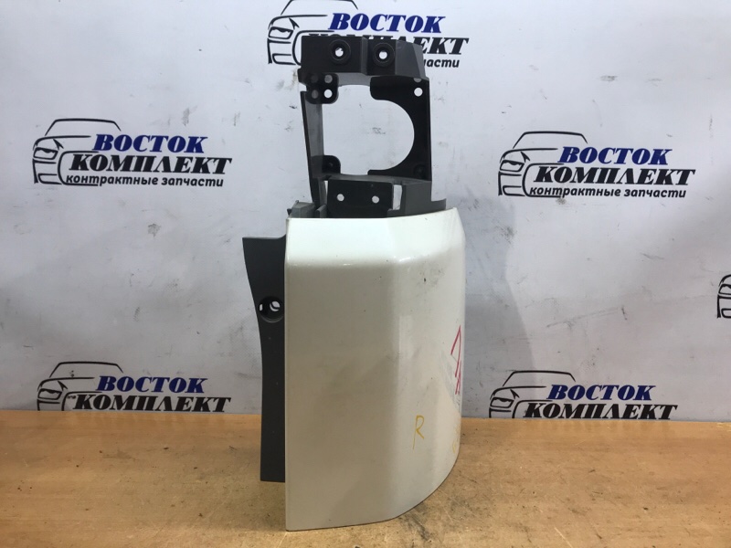 Планка под фонарь Honda Stepwgn RF5 K20A прав