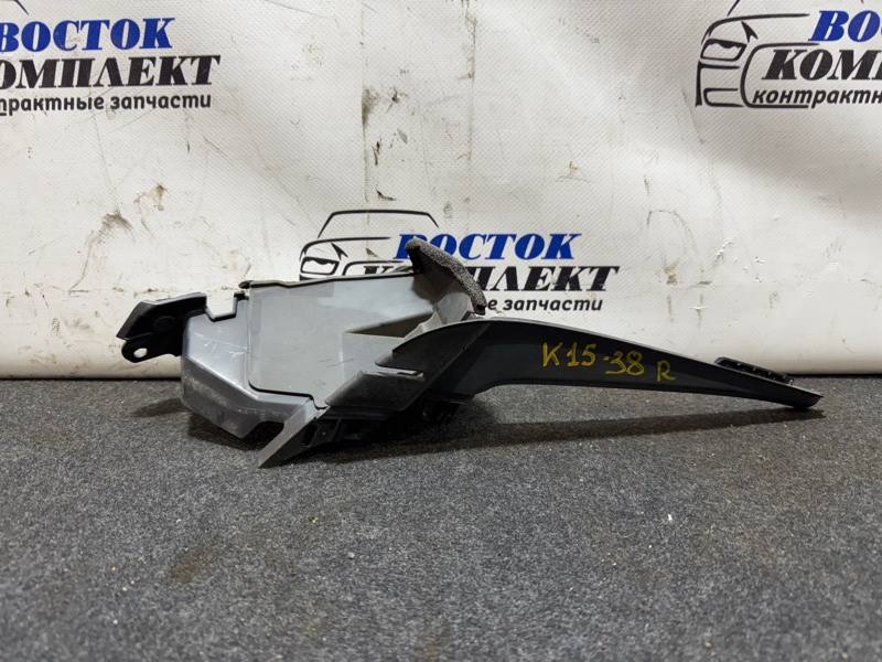 Решетка под лобовое стекло Honda Fit 2010 GE6 L13A прав