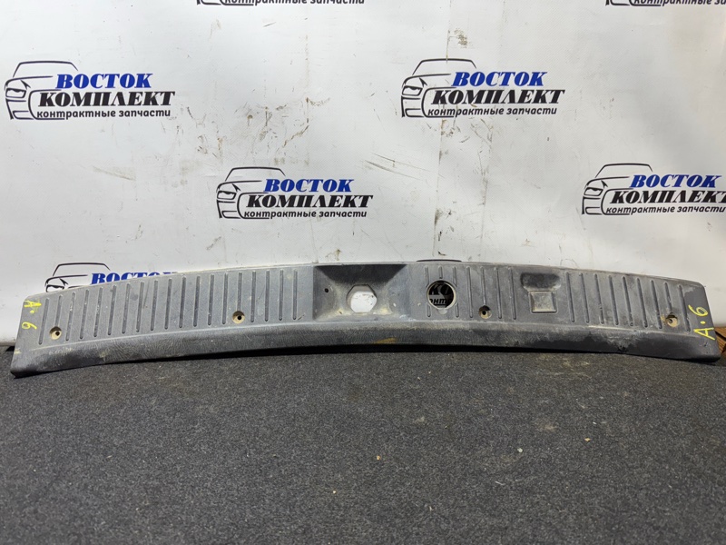 Накладка багажника Nissan AD VFY11 QG15DE