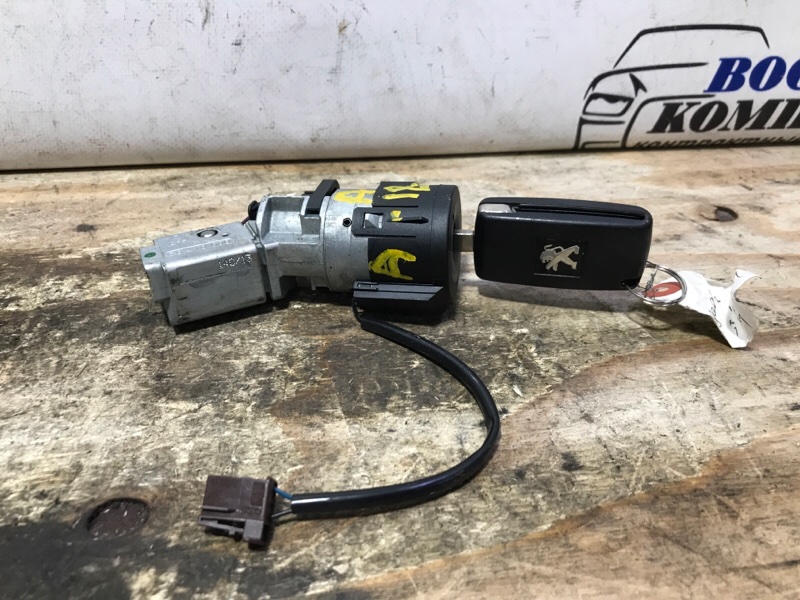 Замок зажигания Peugeot 3008 2012 T84 10FJBW