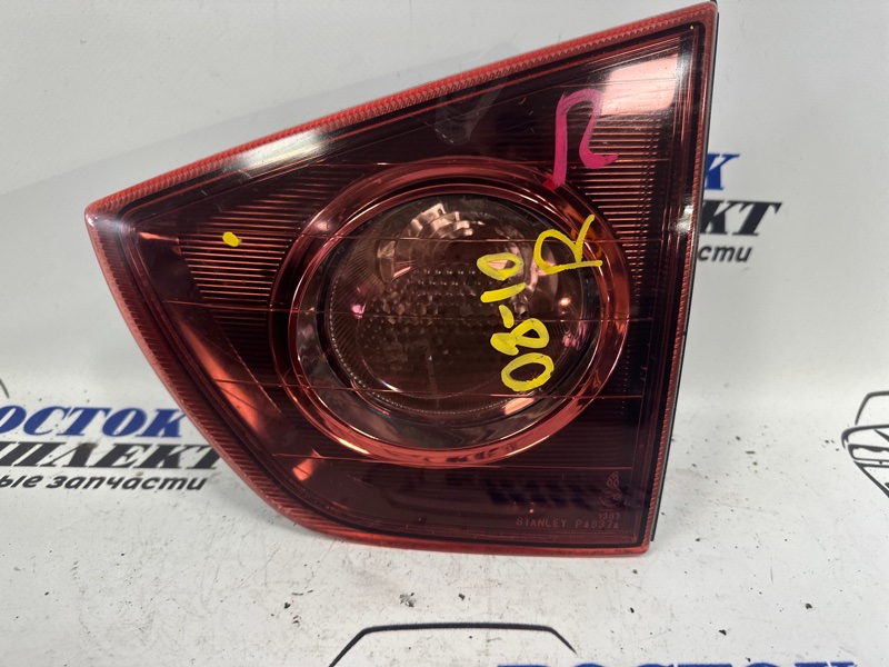 Фонарь вставка багажника Mitsubishi Colt Plus Z23W 4A91 прав
