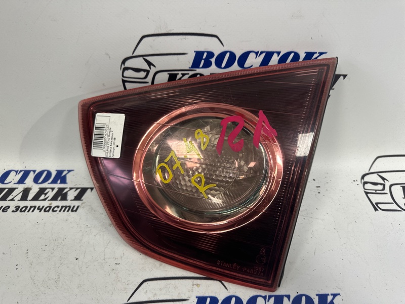 Фонарь вставка багажника Mitsubishi Colt Plus Z23W 4A91 прав