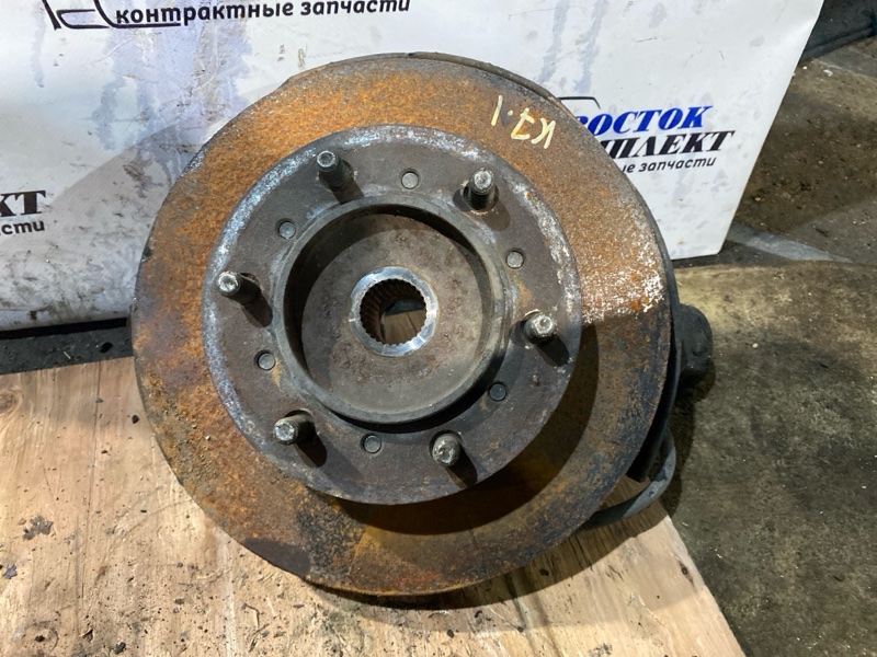 Ступица Toyota Hiace TRH228B 2TR-FE перед лев