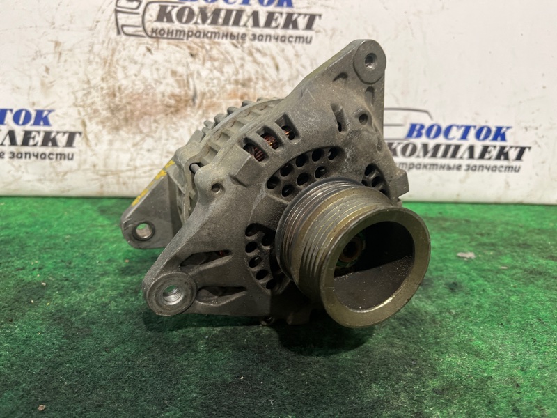 Генератор Nissan Bluebird RU12 CA18DE