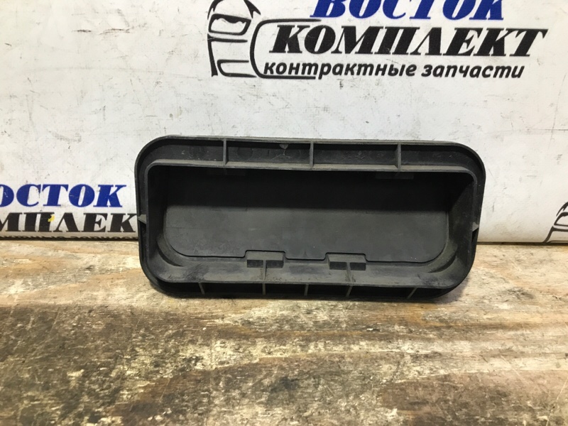 Решетка вентиляции в багажник Honda CR-V RD4 K20A