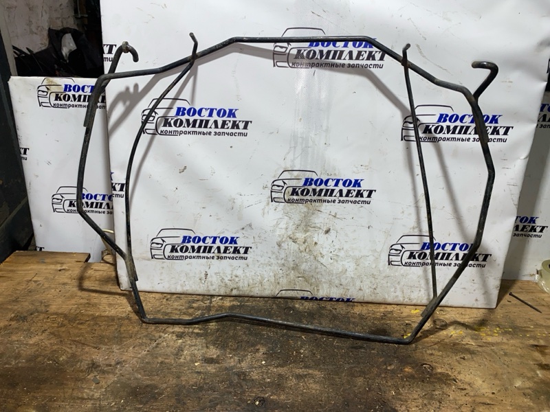 Кронштейн запасного колеса Nissan Serena CC25 MR20DE