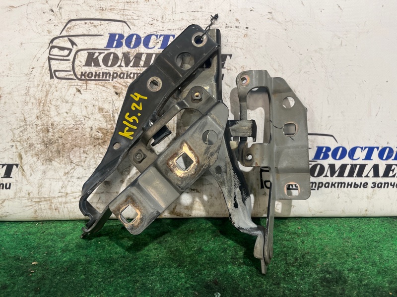 Петля капота Nissan X-Trail NT30 QR20DE