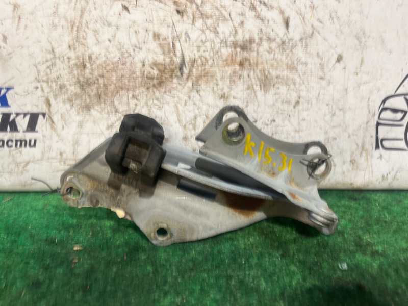 Петля капота Nissan Serena CC25 MR20DE