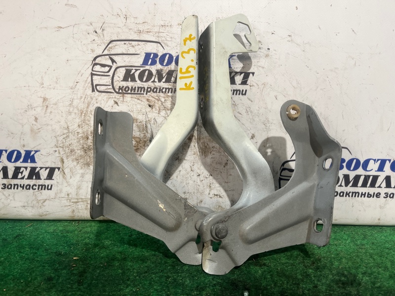Петля капота Nissan March K13 HR12DE