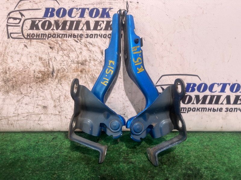 Петля капота Toyota Isis 2005 ANM15W 1AZ-FSE