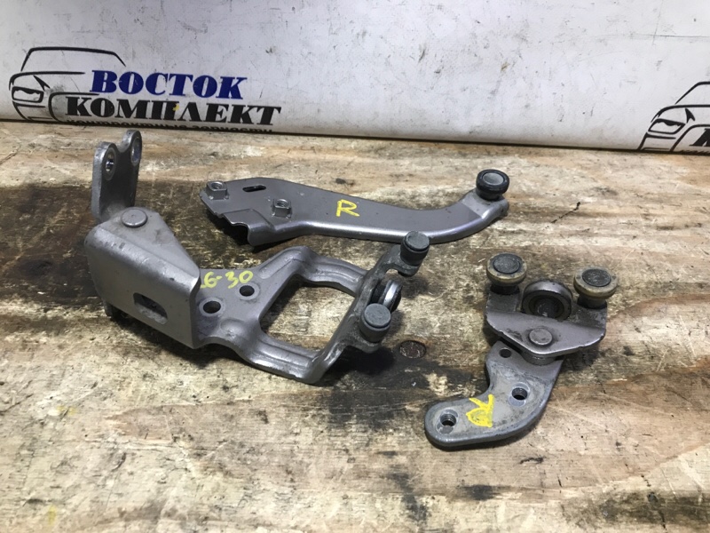 Ролик двери Toyota Isis 2006 ANM10W 1AZ-FSE зад прав