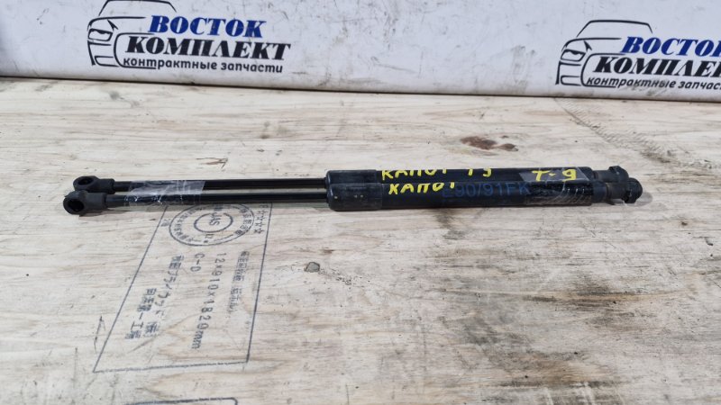 Амортизатор капота BMW 323i WBAVB560 N52B25