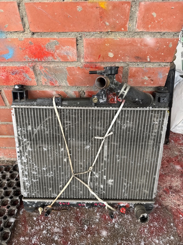 Радиатор двигателя Toyota Funcargo NCP21 1NZ-FE