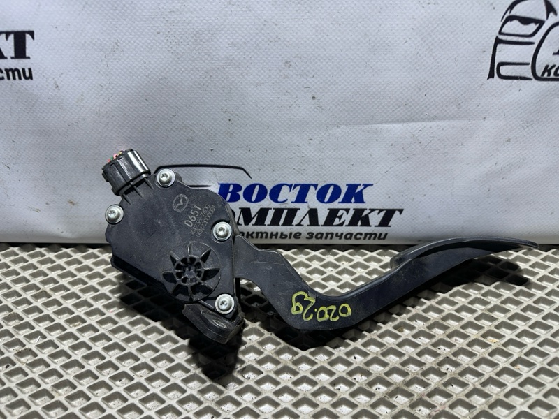 Педаль газа Mazda Demio DE3FS ZJ-VE