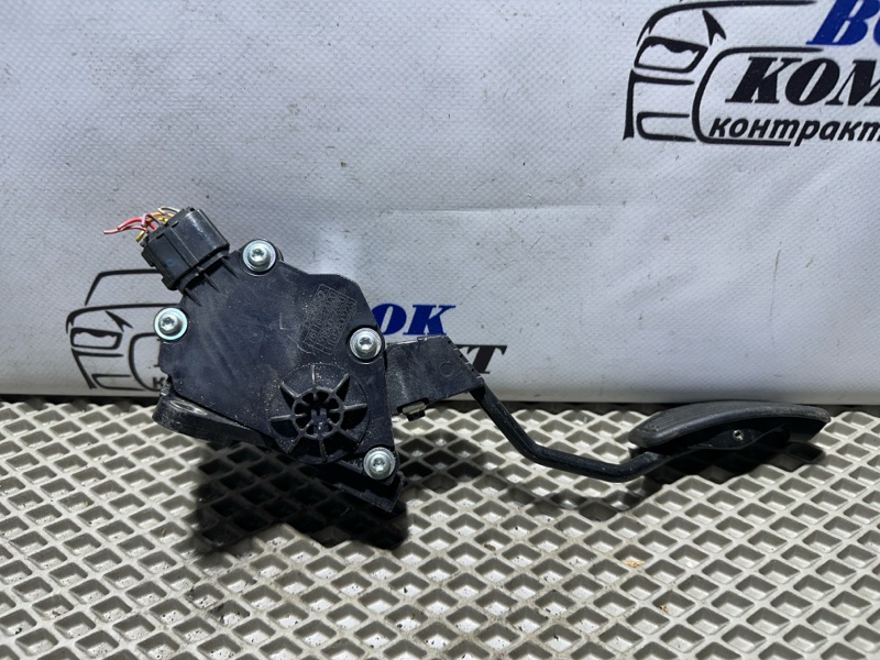 Педаль газа Toyota Premio ZRT261 3ZR-FAE