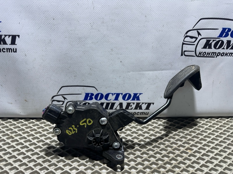 Педаль газа Toyota Spade NCP145 1NZ-FE