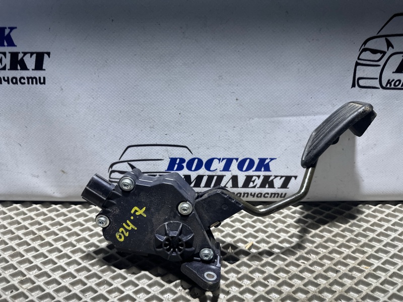Педаль газа Toyota Ractis 2006 NCP105 1NZ-FE