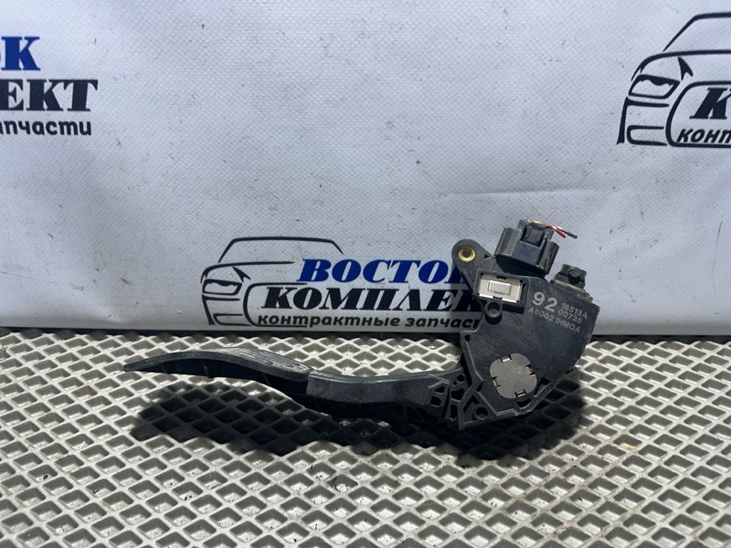 Педаль газа Nissan Serena 2007 NC25 MR20DE