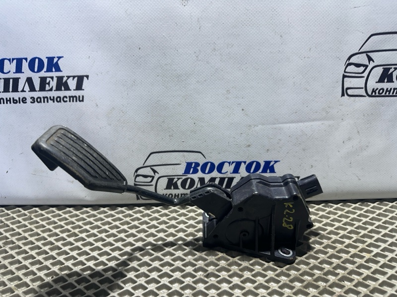 Педаль газа Toyota Ractis NCP100 1NZ-FE