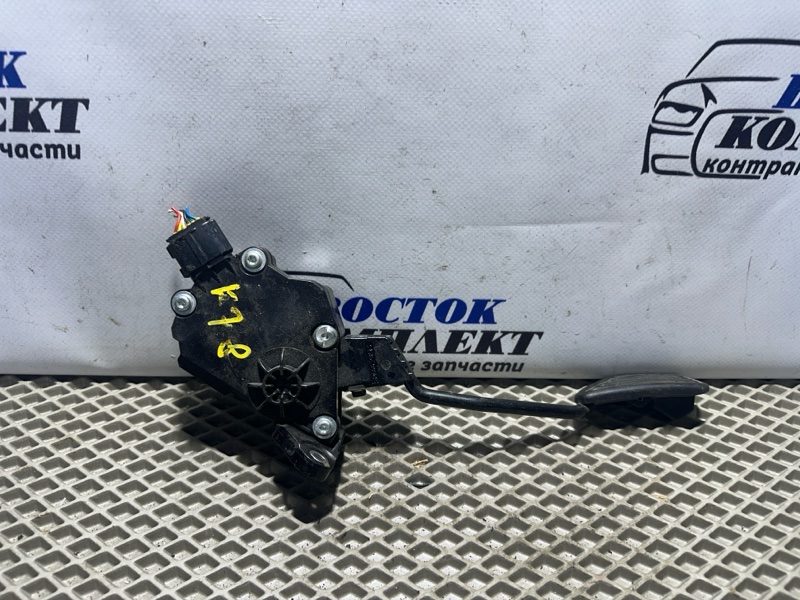 Педаль газа Toyota Passo 2014 KGC30 1KR-FE