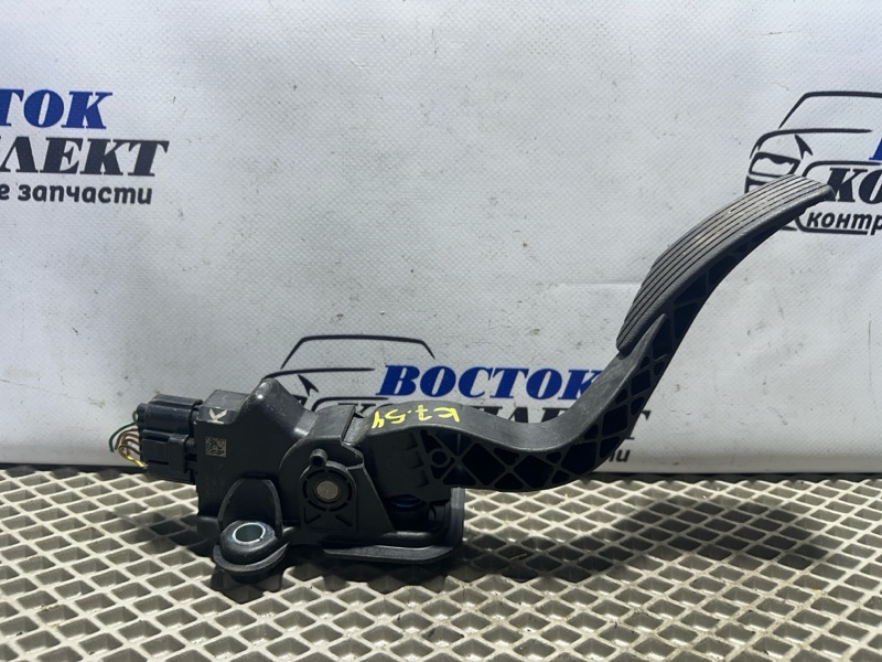 Педаль газа Mitsubishi Delica CV5W 4B12